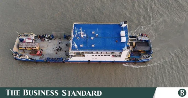 Rough seas leave Sandwip cut off from mainland for three days