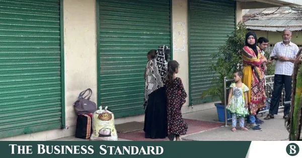 Inter-district bus services suspended in Rajshahi due to owner-worker dispute