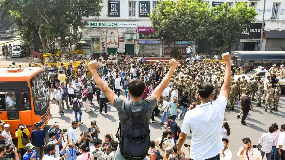 দিল্লিতে ব্যবসায়ীদের প্রতিবাদ: দোকান প্রতি দৈনিক দেড় লাখ টাকা ক্ষতির আশঙ্কা