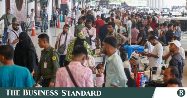সৌদিগামী ফ্লাইট বাতিল: ১৩ হাজারের বেশি যাত্রী ভোগান্তিতে